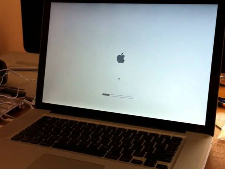     MacBook sẽ tự động khởi động lại
