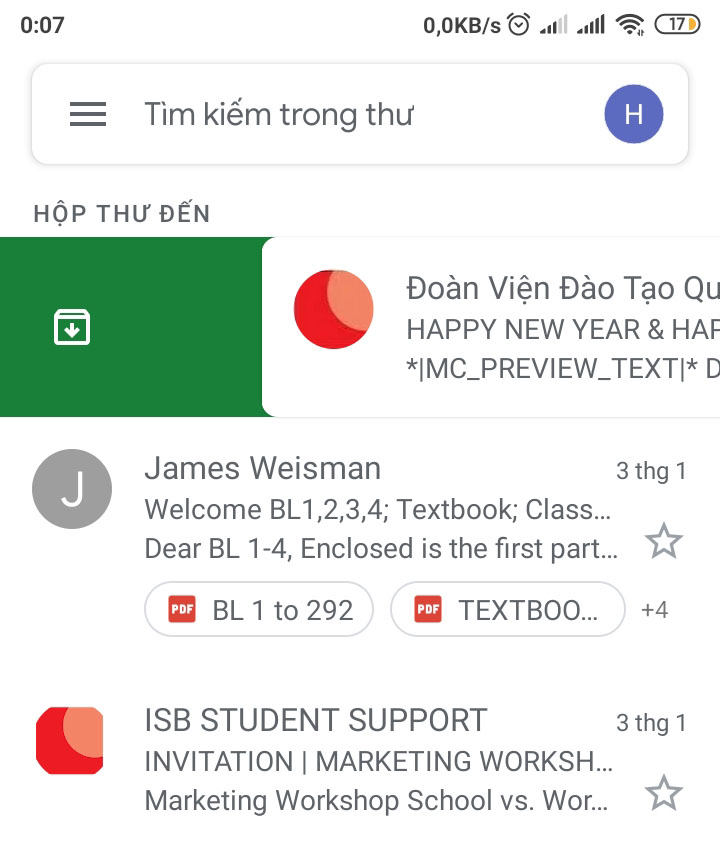Vuốt sang trái hoặc phải để lưu trữ Vuốt sang trái hoặc phải để lưu trữ